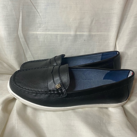 Tommy Hilfiger Black Loafers with White Sole - Picture 1 of 5